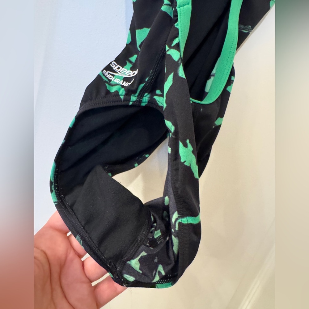 Speedo Endurance  size 2  (28) green and black competitive swimming one piece - Picture 8 of 8